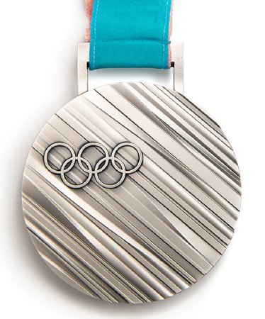 Front: PyeongChang 2018 silver medal, Olympic rings over diagonal lines